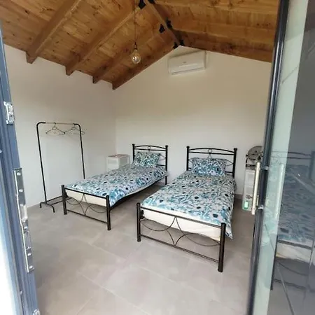 Adam's House 아기오스 게오르기오스