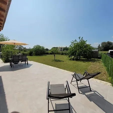Adam's House 아기오스 게오르기오스